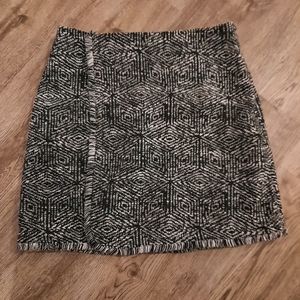 ⚡SALE⚡Banana Republic Skirt, Size 4, Black + White